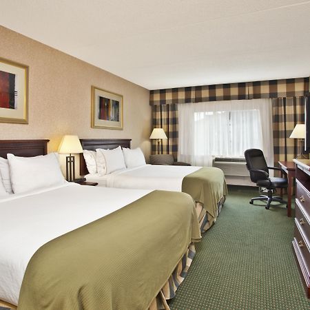 GLō Best Western Mississauga Corporate Centre Extérieur photo