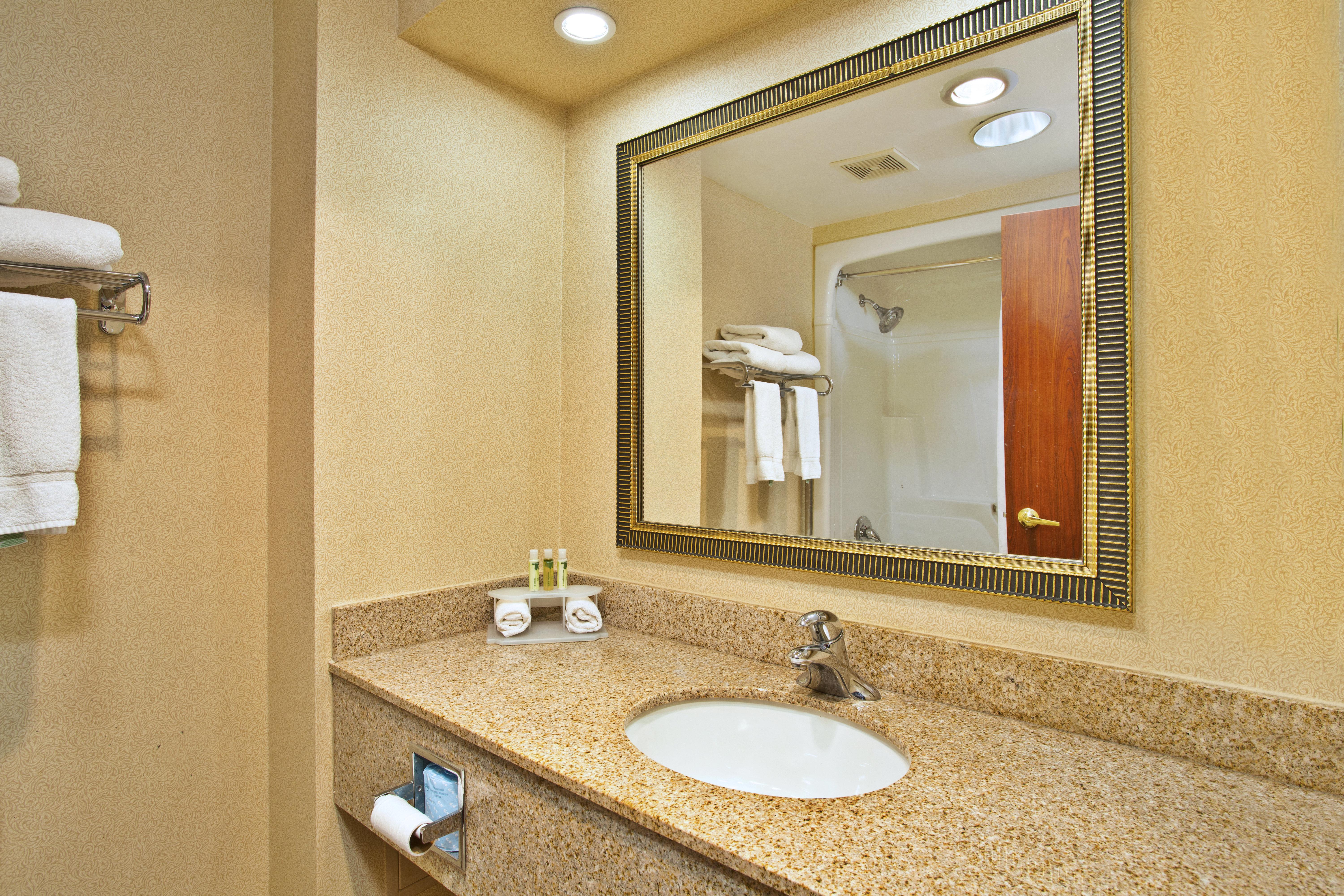 GLō Best Western Mississauga Corporate Centre Extérieur photo
