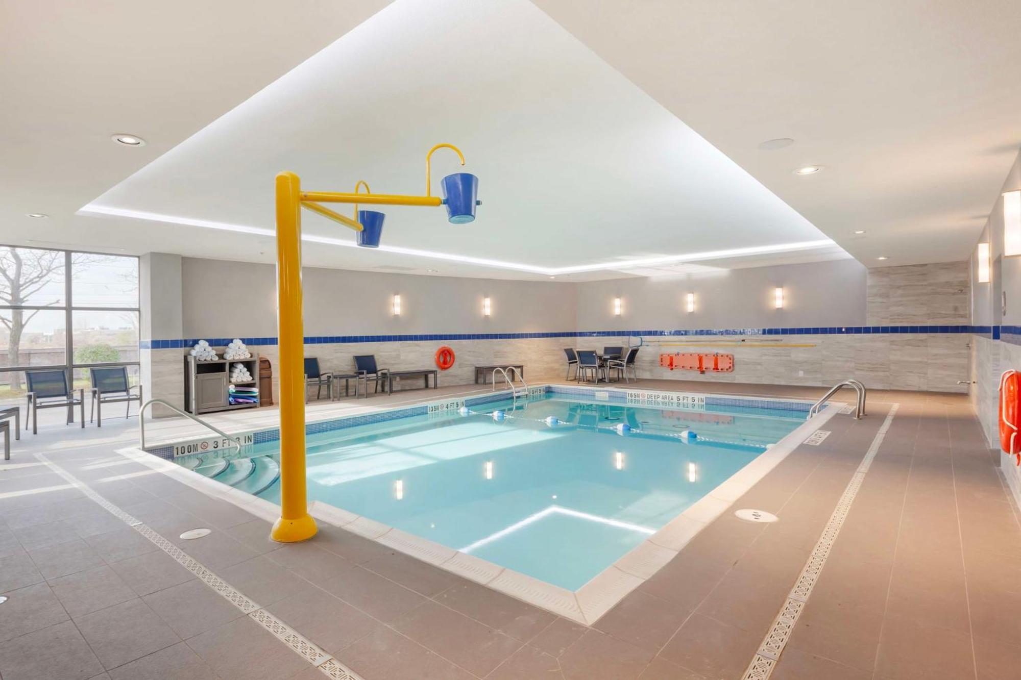 GLō Best Western Mississauga Corporate Centre Extérieur photo