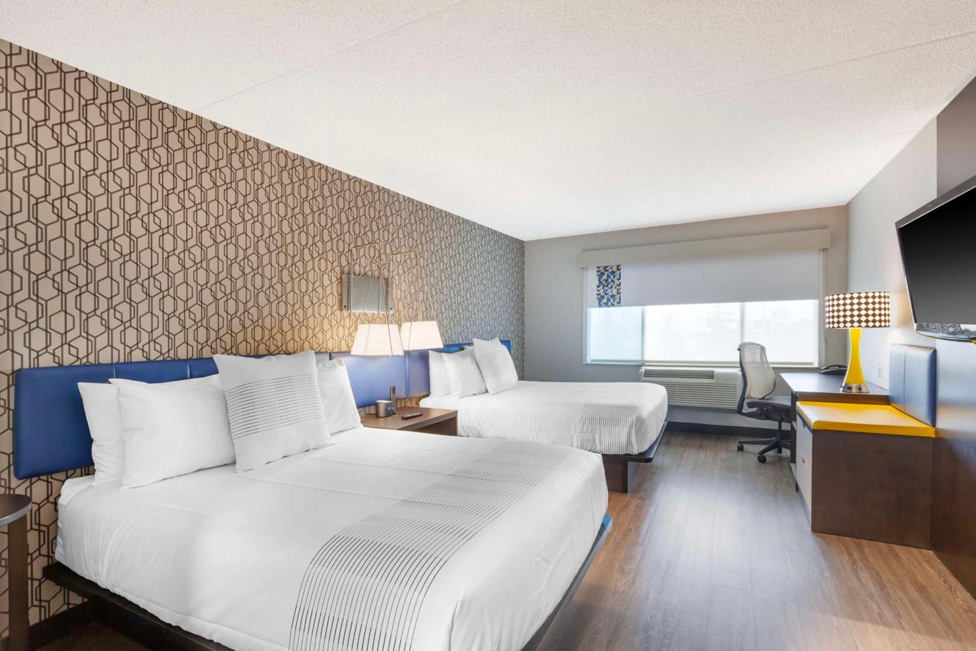 GLō Best Western Mississauga Corporate Centre Extérieur photo